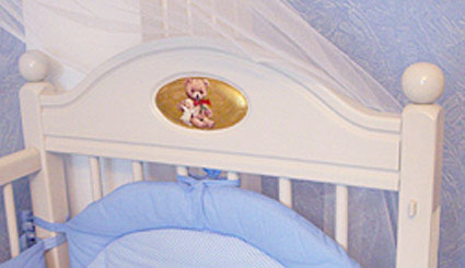 Кроватка для новорожденного.