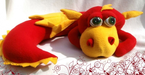 Автомобильная подушка-игрушка Китайский дракон Почти Дремлющий