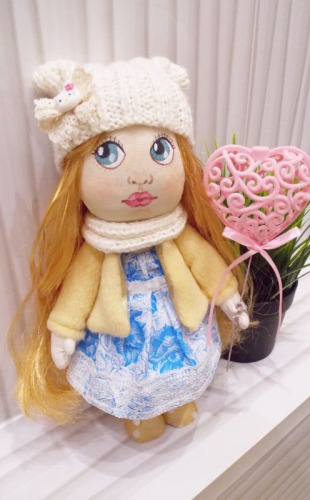 Текстильная, интерьерная кукла по имени Кризанта (Золотой цветок)