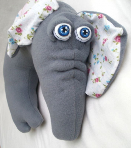 Автомобильная флисовая подушка (под голову) Слоняшка