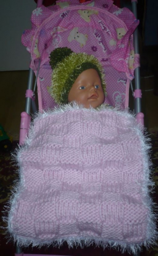 Теплое розовое одеяло для куклы Беби борн рост 43 см.