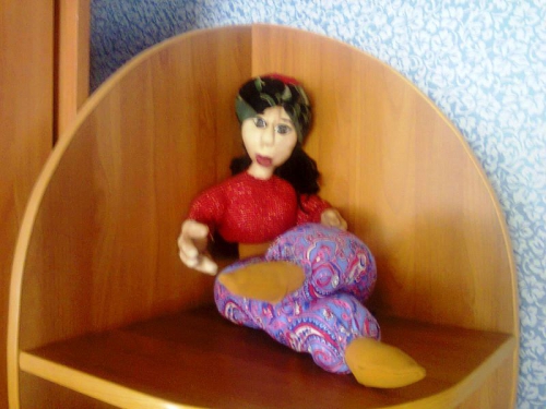 Текстильная интерьерная кукла на проволочном каркасе