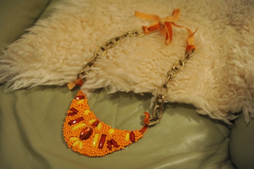 Ожерелье "Осенний джаз". Бисер, камни, медная цепь, бархатная лента